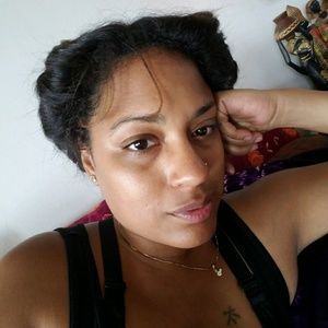 Meet your Posher, Leilani